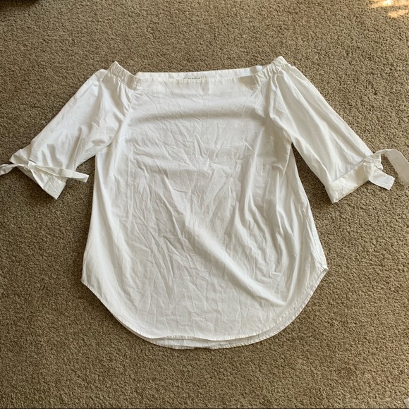 Aritzia | Babaton Malik Blouse off Shoulder - Picture 8 of 11